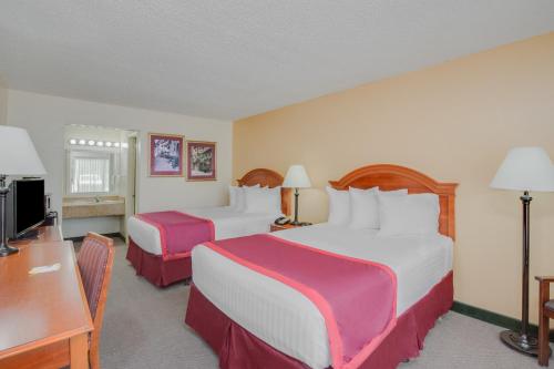 2 double beds