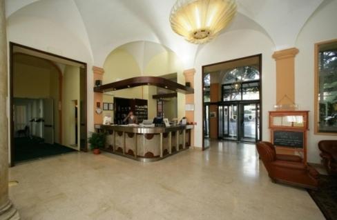 Hotel Mediterranee - image 2