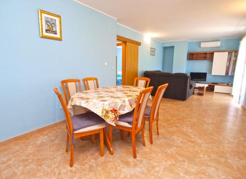 Apartments Franjo 1266 in Jasenovica
