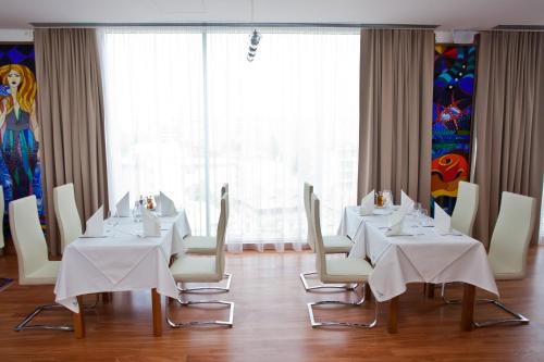 Marshal Garden Hotel - image 6