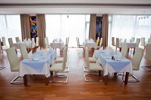 Marshal Garden Hotel - image 7