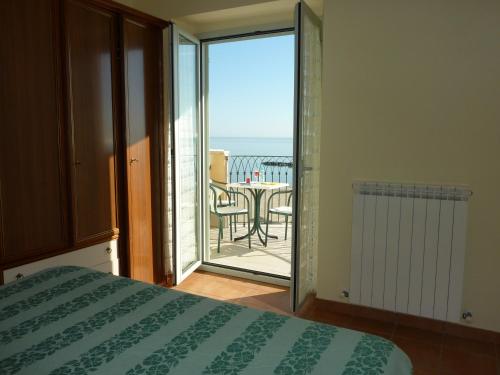 Two-Bedroom Apartment with Sea View image 8