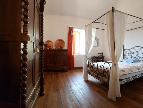 1 queen bed