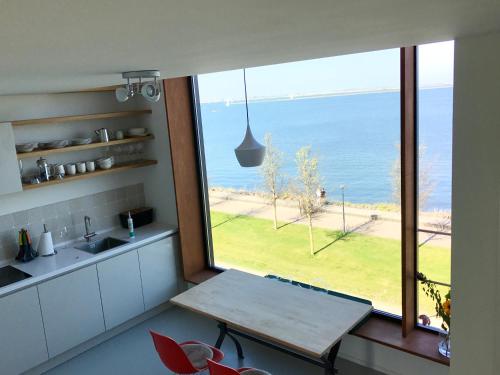 Lake View Apartment Amsterdam, Амстердам (фото 2)