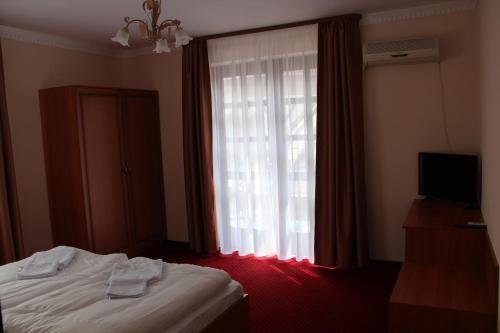 Standard Double or Twin Room with Balcony image 9