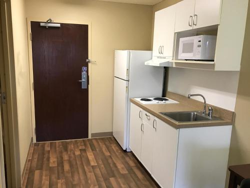 Extended Stay America - Detroit - Farmington Hills