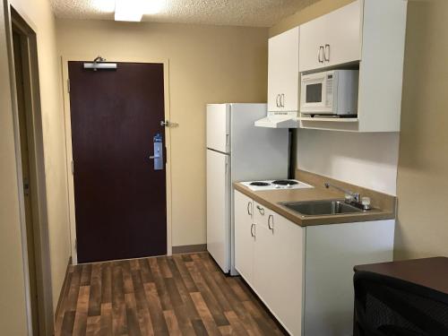 Extended Stay America - Detroit - Farmington Hills