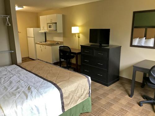 Extended Stay America Suites - Detroit - Farmington Hills