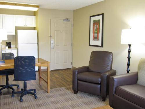 Extended Stay America Suites - Detroit - Novi - Orchard Hill Place