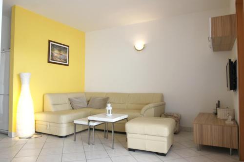Rona apartment Nicky