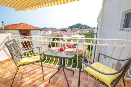 Lola's Apartments - image 14