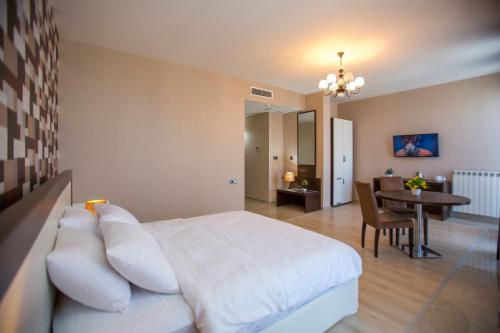 Ire Palace – Batumi, IL