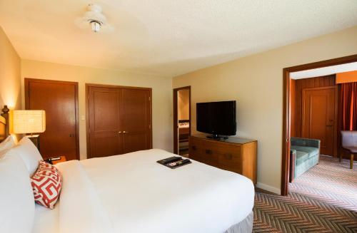 Premier Deluxe King Room