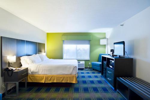 Holiday Inn Express Hotel & Suites Vermillion