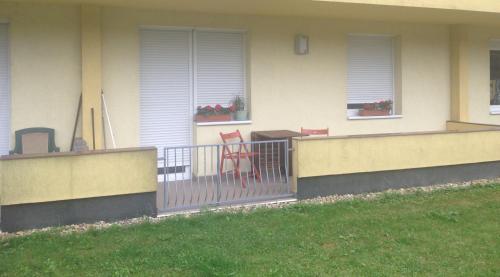  Velence Home in Velence