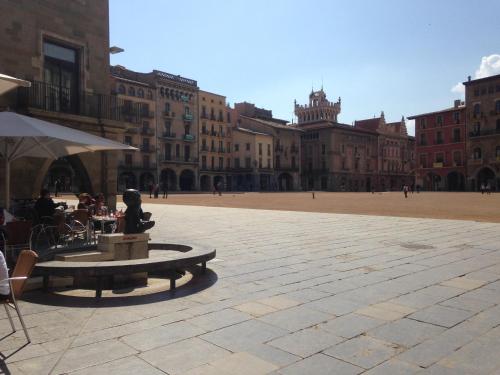 Apartaments Vicus 1 con vistas a la Plaza Mayor de Vic in 威西