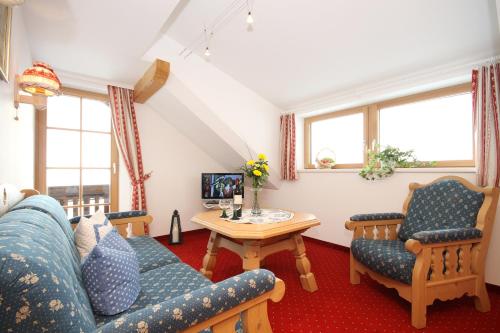 Deluxe One-Bedroom Apartment with Balcony