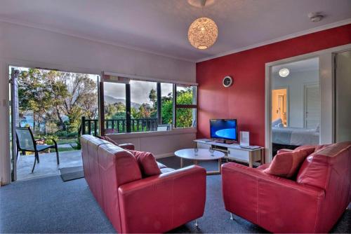 

Cove Beach Apartment 1