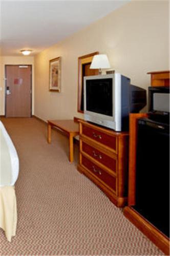 Holiday Inn Express & Suites - Laredo-Event Center Area, an IHG Hotel