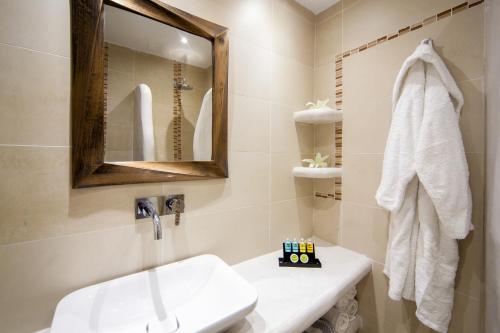 Daedalus Hotel - image 3