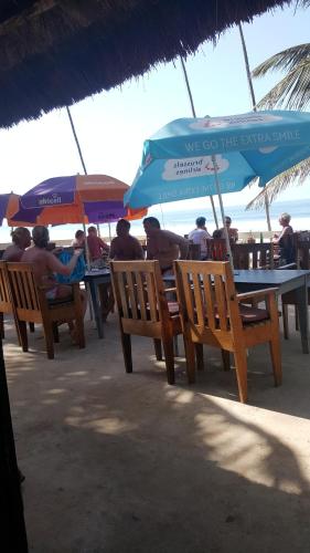 Restaurant, Leybato Beach Hotel in Fajara