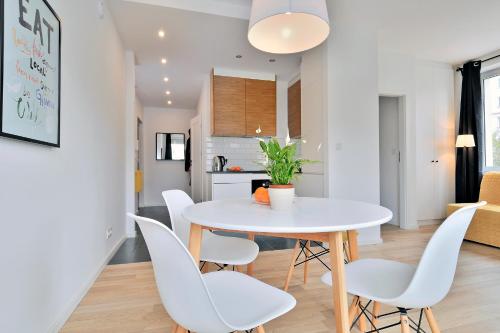 Apartments City Center Warsaw by Renters - image 11
