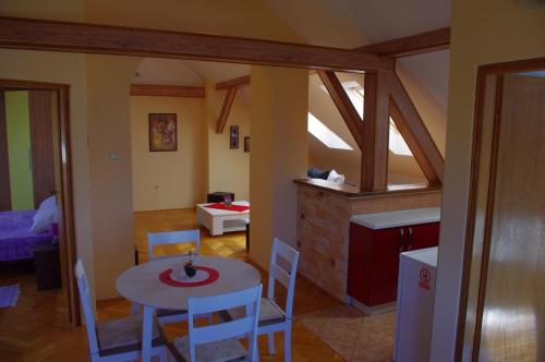 Apartment Tomy