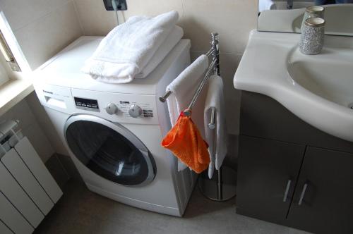 Two-Bedroom Apartment image 4