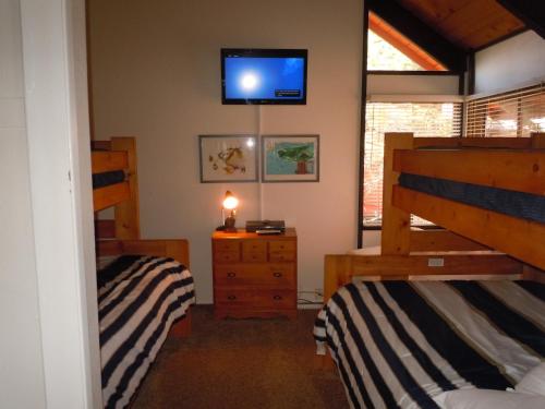 Two-Bedroom Deluxe Unit #27 by Escape For All Seasons Bus Lic #23546 - image 8