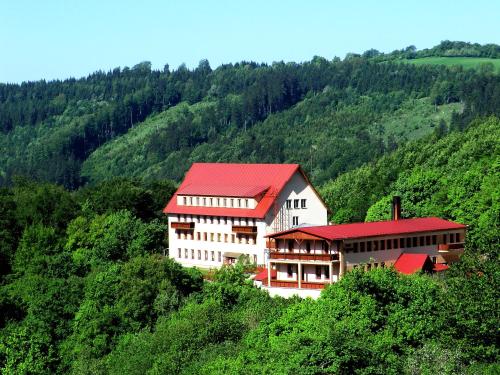 Hotel Vrsatec - Vršatské Podhradie