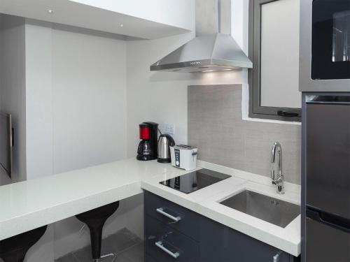 Kitchen, Pereybere Hotel & Spa in Mauritius Island