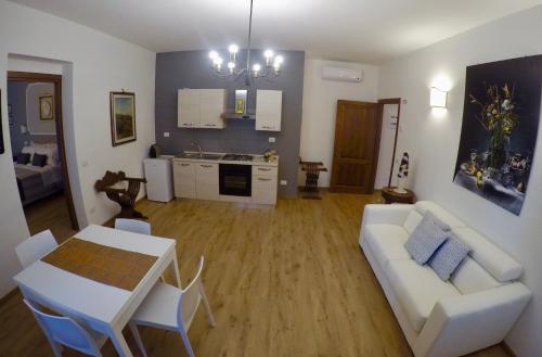 Deluxe Apartment image 9