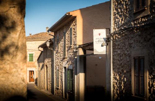 Petit Hotel Alaro - main image