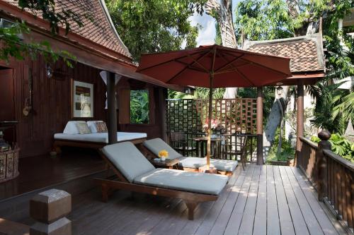 จักรพงษ์วิลล่า (Chakrabongse Villas) near วัดโพธิ์