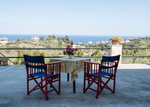  All4Greece Evia Apartments in 34003 Platána