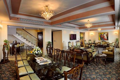 더 수리야 호텔 뉴 델리 (The Suryaa Hotel New Delhi) 실제 이용후기 및 할인 특가 더 수리야 호텔 뉴 델리 (The Suryaa Hotel New Delhi) 실제 이용후기 및 할인 특가