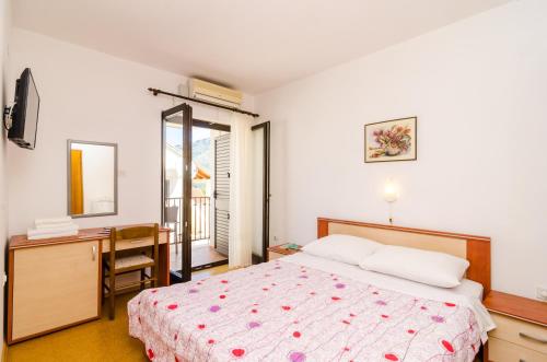Cina Apartments - image 12