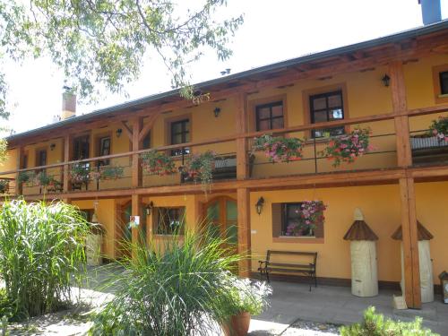 ทางเข้า, Farma Wenet in เวลกาเวส