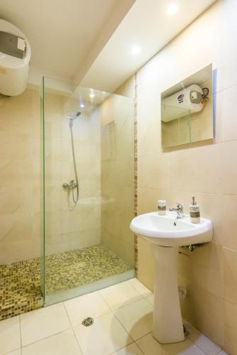 One-Bedroom Apartment image 2
