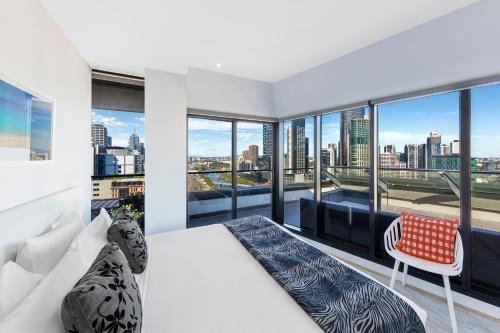 Aura on Flinders Serviced Apartments