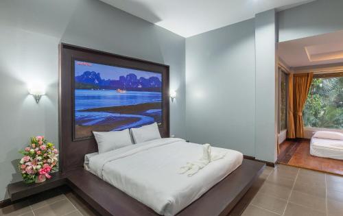 room detail thumbnail 1