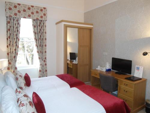 2 twin beds