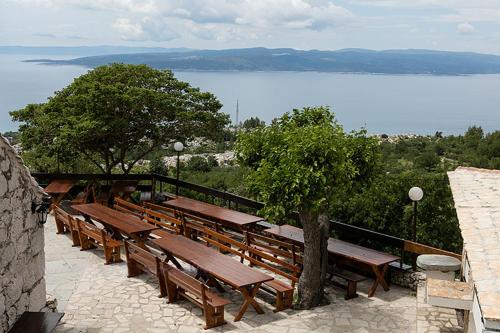  Apartment Lovre Topic in Baška Voda