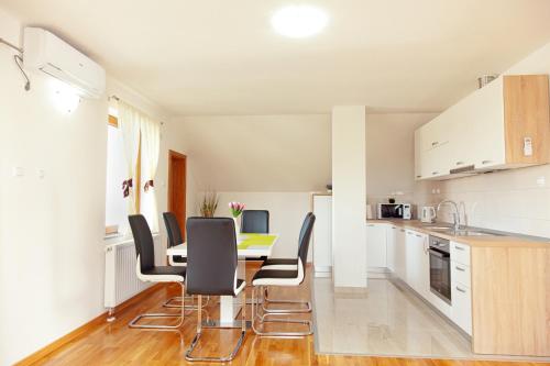 virtuve, Apartment Lena in Gornji Vaganac