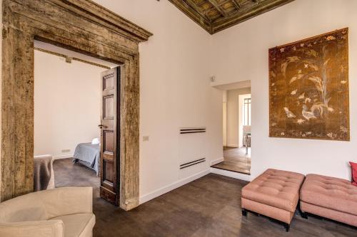 Piazza Farnese exclusive view 2 bedroom en suite, Rome (photo 5)