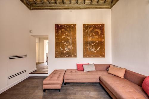 Piazza Farnese exclusive view 2 bedroom en suite, Rome (photo 3)