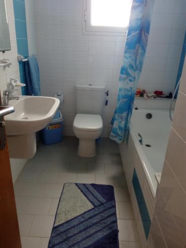 Bathroom, Appartement Vue Sur Mer Turquoise in Hiboun