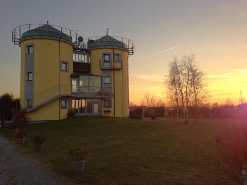 Ieeja, I Silos Guest house in Seriate