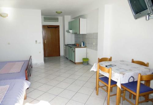  Guesthouse Villa Rozika, Pension in Baška Voda bei Povlja