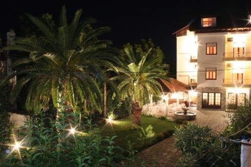 Garden, Vicky Rooms & Apartments in Thassos